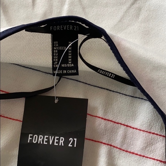 Crop top - Picture 4 of 4